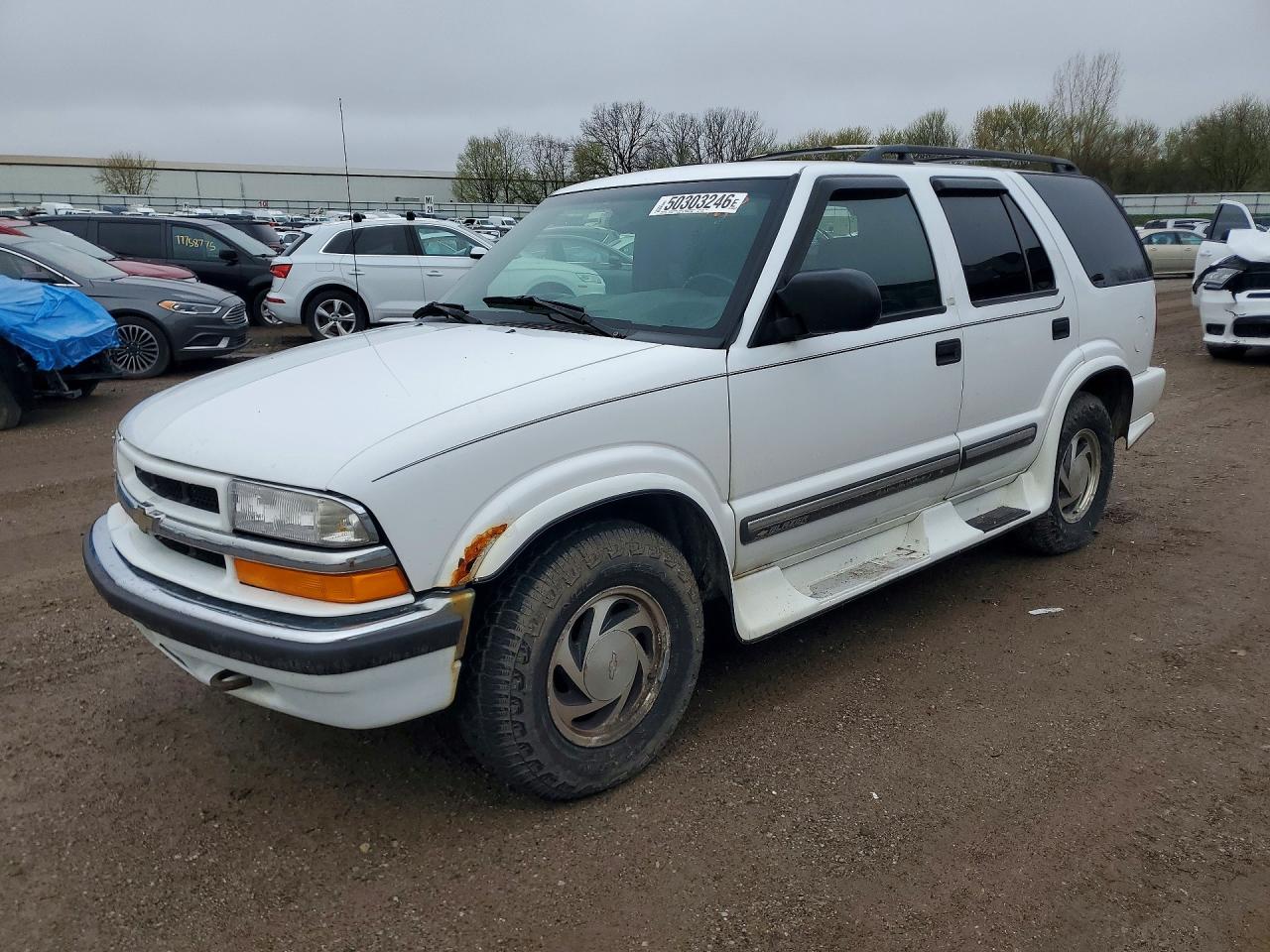 1GNDT13W712110507 · 2001 CHEVROLET BLAZER