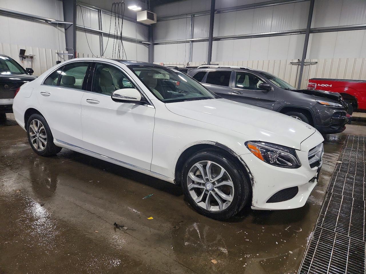 55SWF4KB6GU107756 · 2016 MERCEDES-BENZ C · 4/13