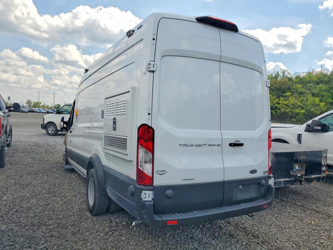1FTRU8XG5SKA57640 · 2025 FORD TRANSIT · 2/12