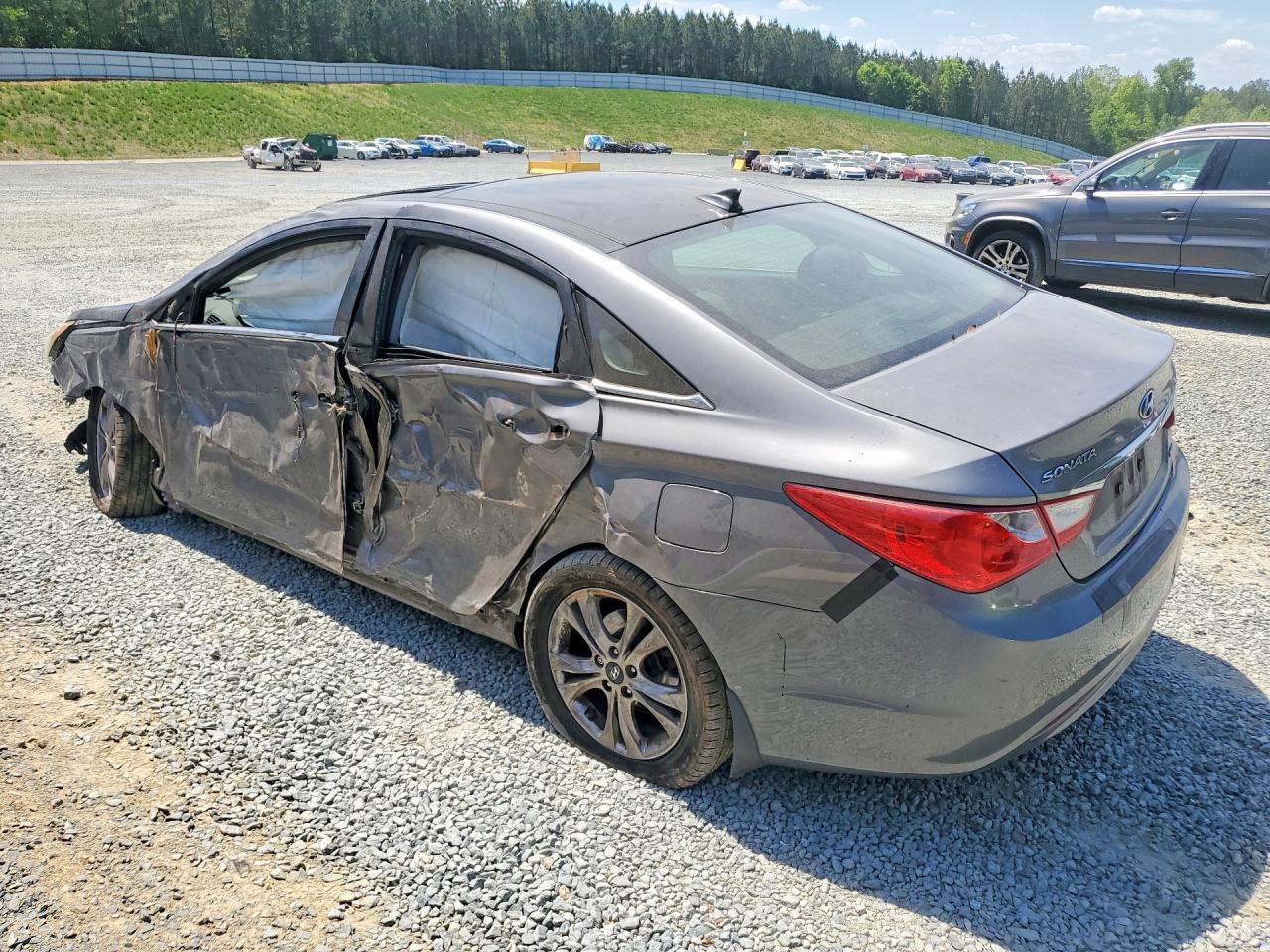 5NPEC4AC2CH422310 · 2012 HYUNDAI SONATA · 2/12