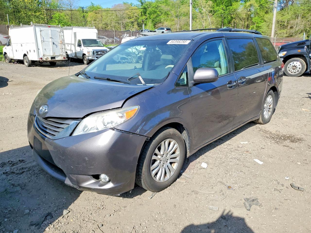 5TDYK3DC6CS257233 · 2012 TOYOTA SIENNA