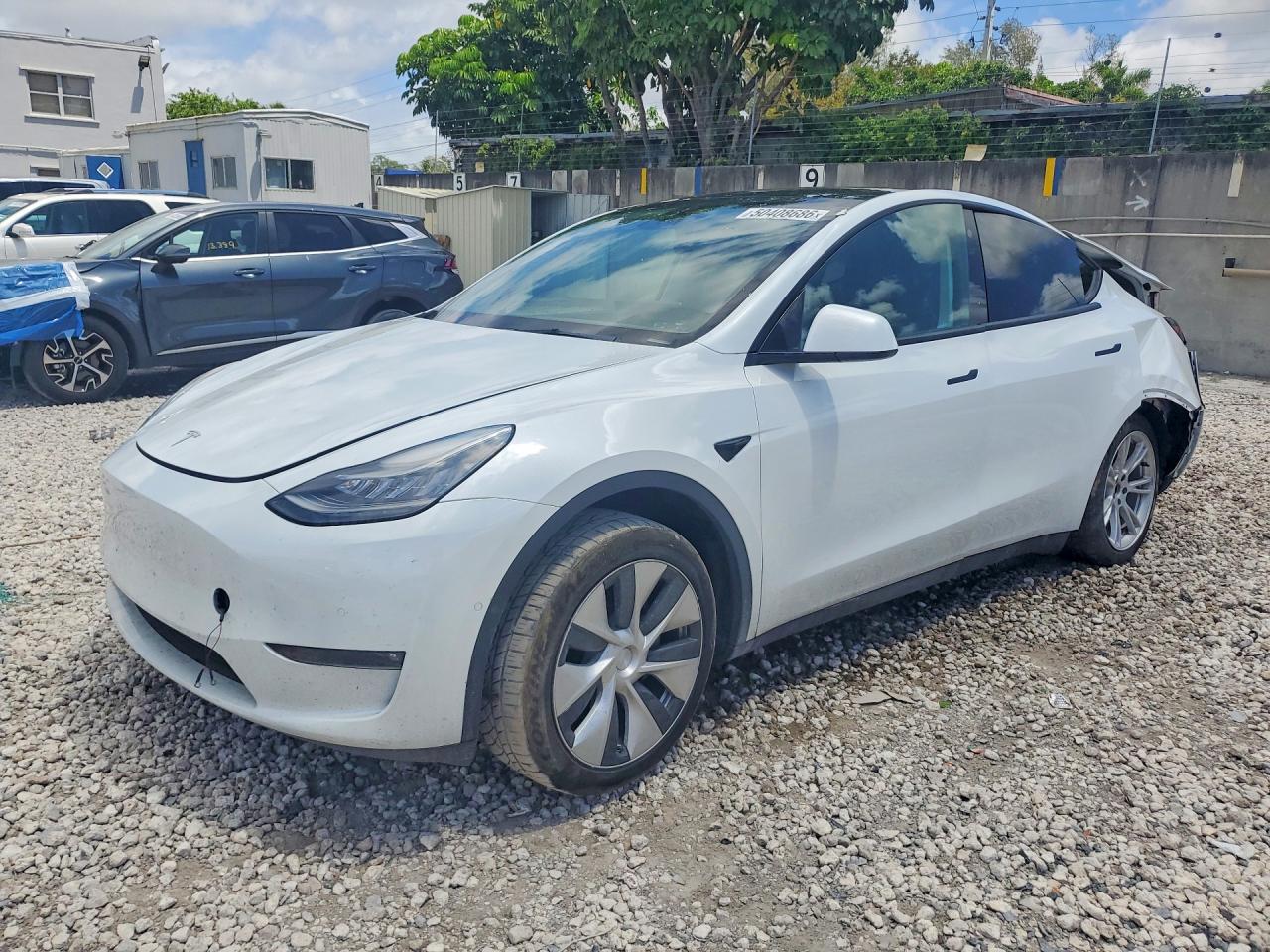 5YJYGDEE0MF176810 · 2021 TESLA MODEL Y
