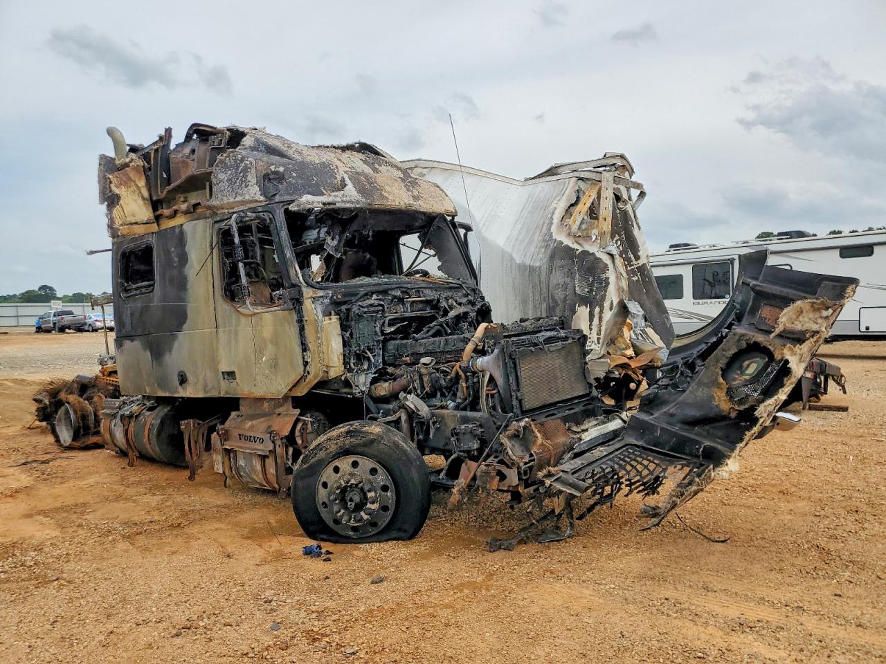 4V4NC9EH6JN994680 · 2018 VOLVO VN