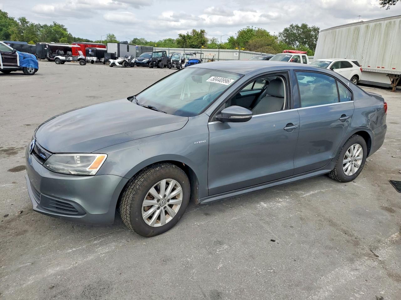 2013 VOLKSWAGEN JETTA