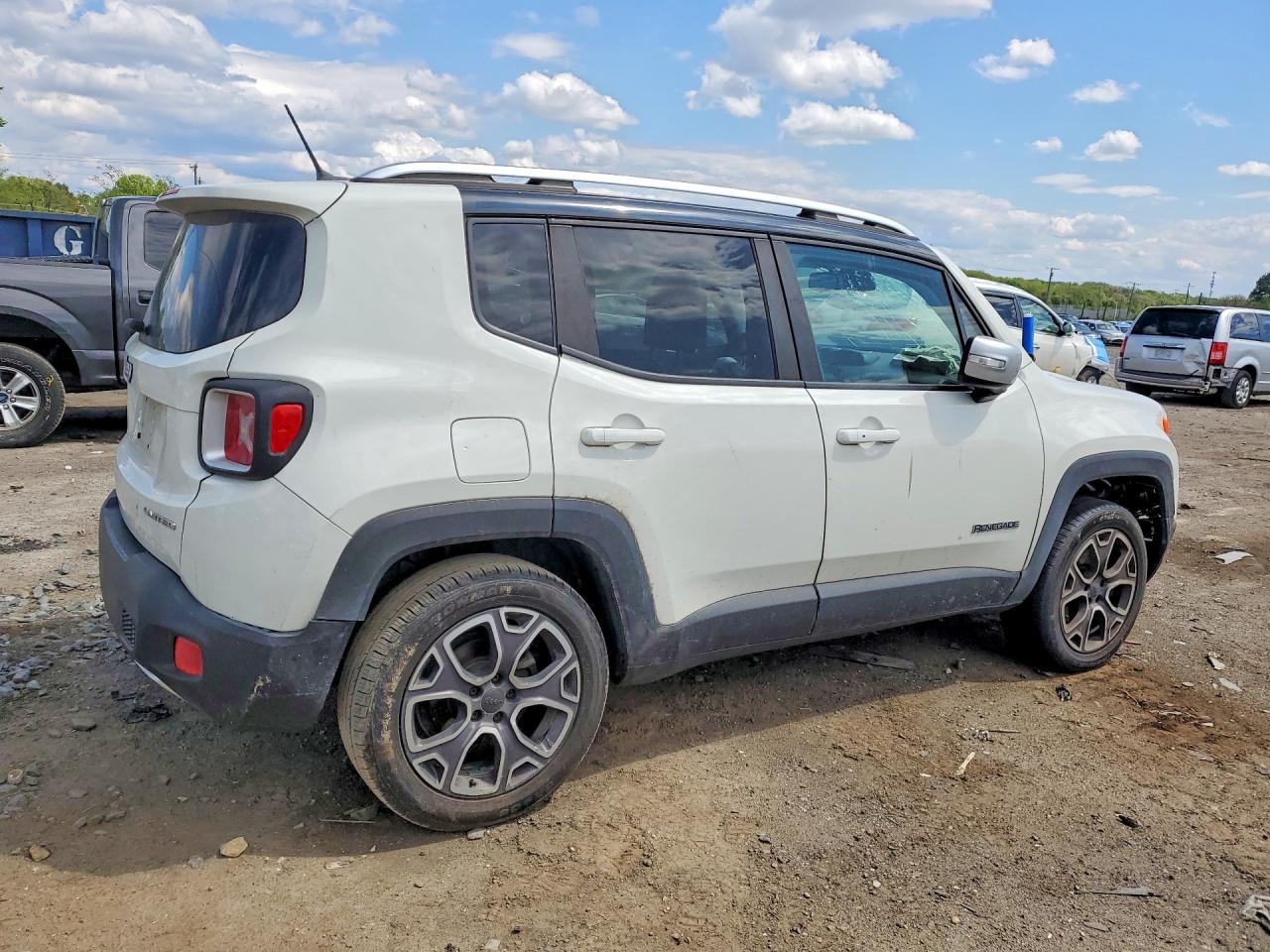ZACCJBDT0FPB53989 · 2015 JEEP RENEGADE · 3/13