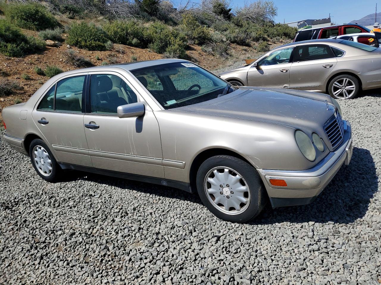 WDBJF82H0XX022598 · 1999 MERCEDES-BENZ E · 4/12