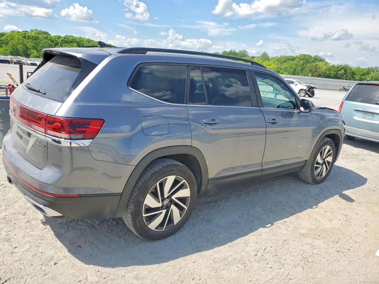 1V2HR2CA0SC559024 · 2025 VOLKSWAGEN ATLAS · 3/13