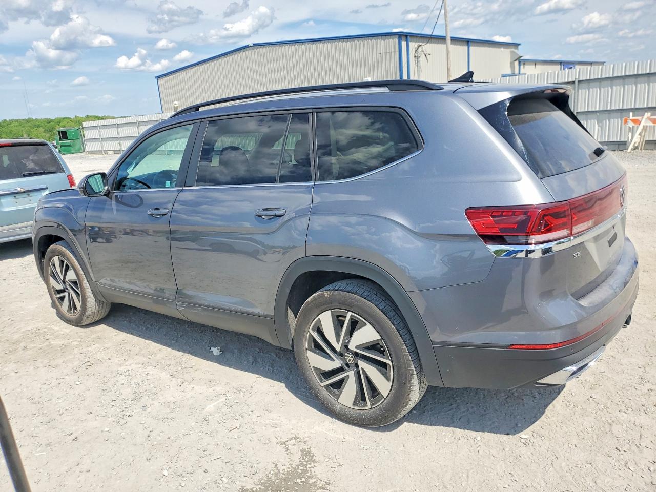 1V2HR2CA0SC559024 · 2025 VOLKSWAGEN ATLAS · 2/13