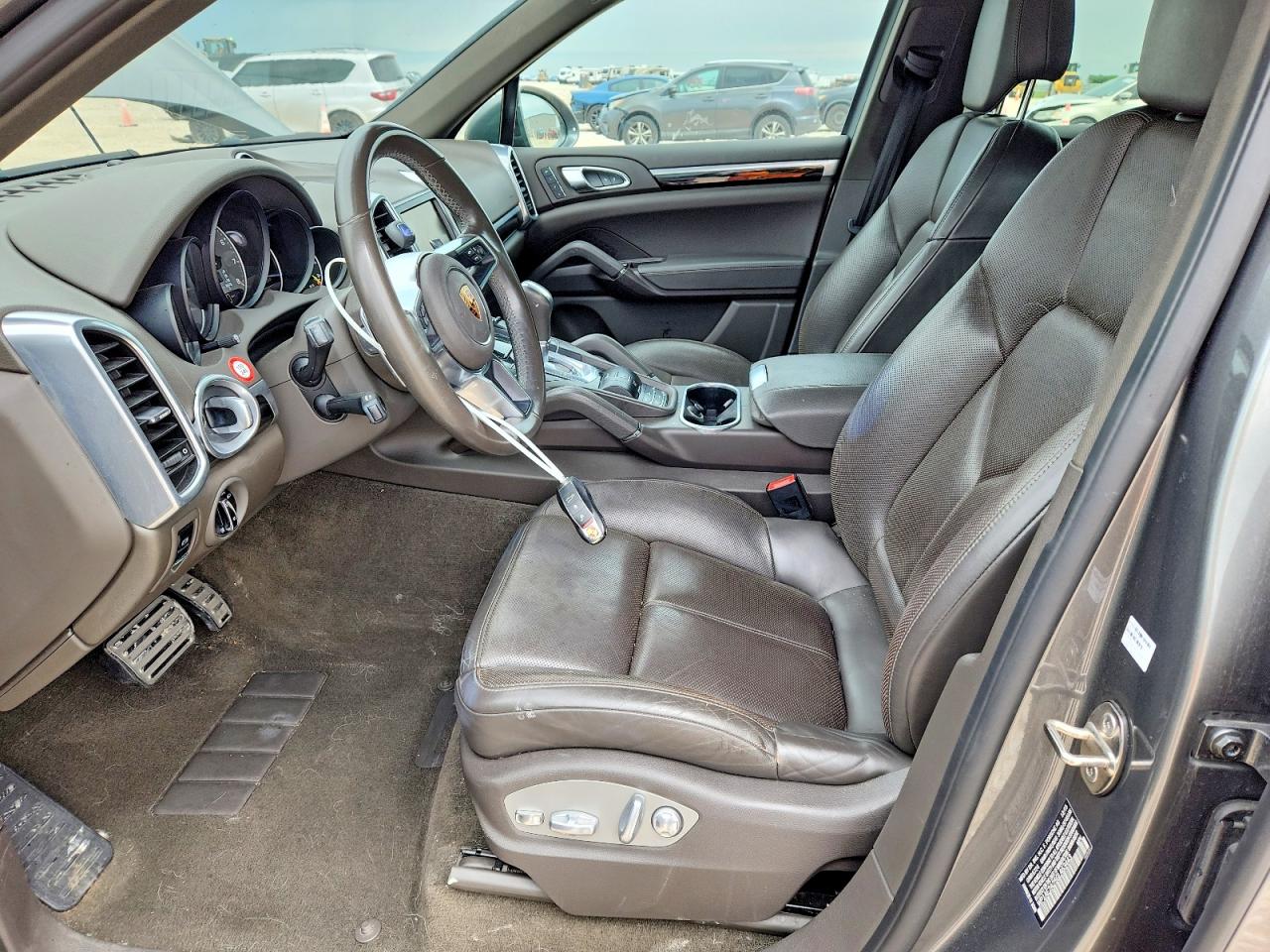 WP1AE2A25GLA63443 · 2016 PORSCHE CAYENNE · 7/13