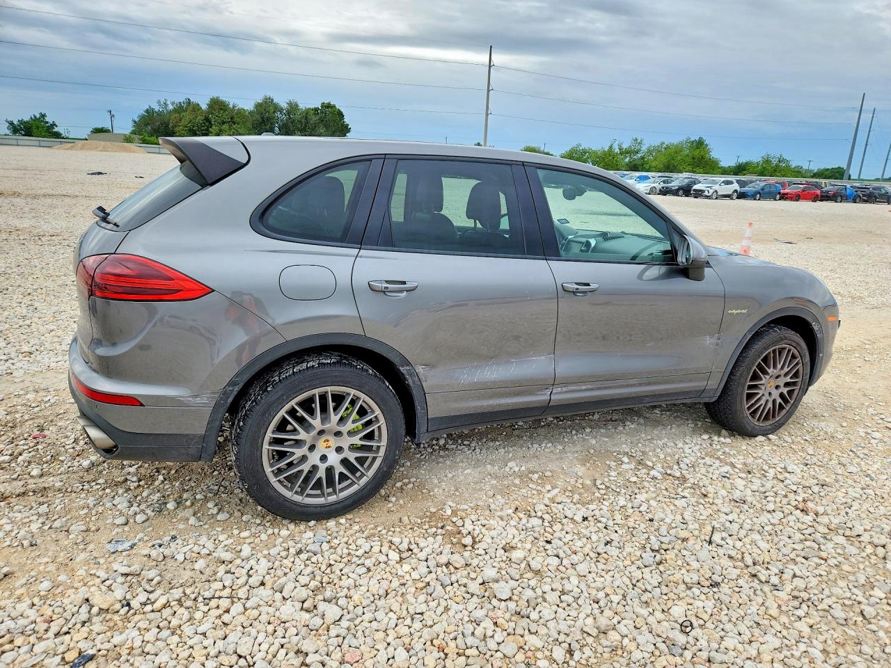 WP1AE2A25GLA63443 · 2016 PORSCHE CAYENNE · 3/13