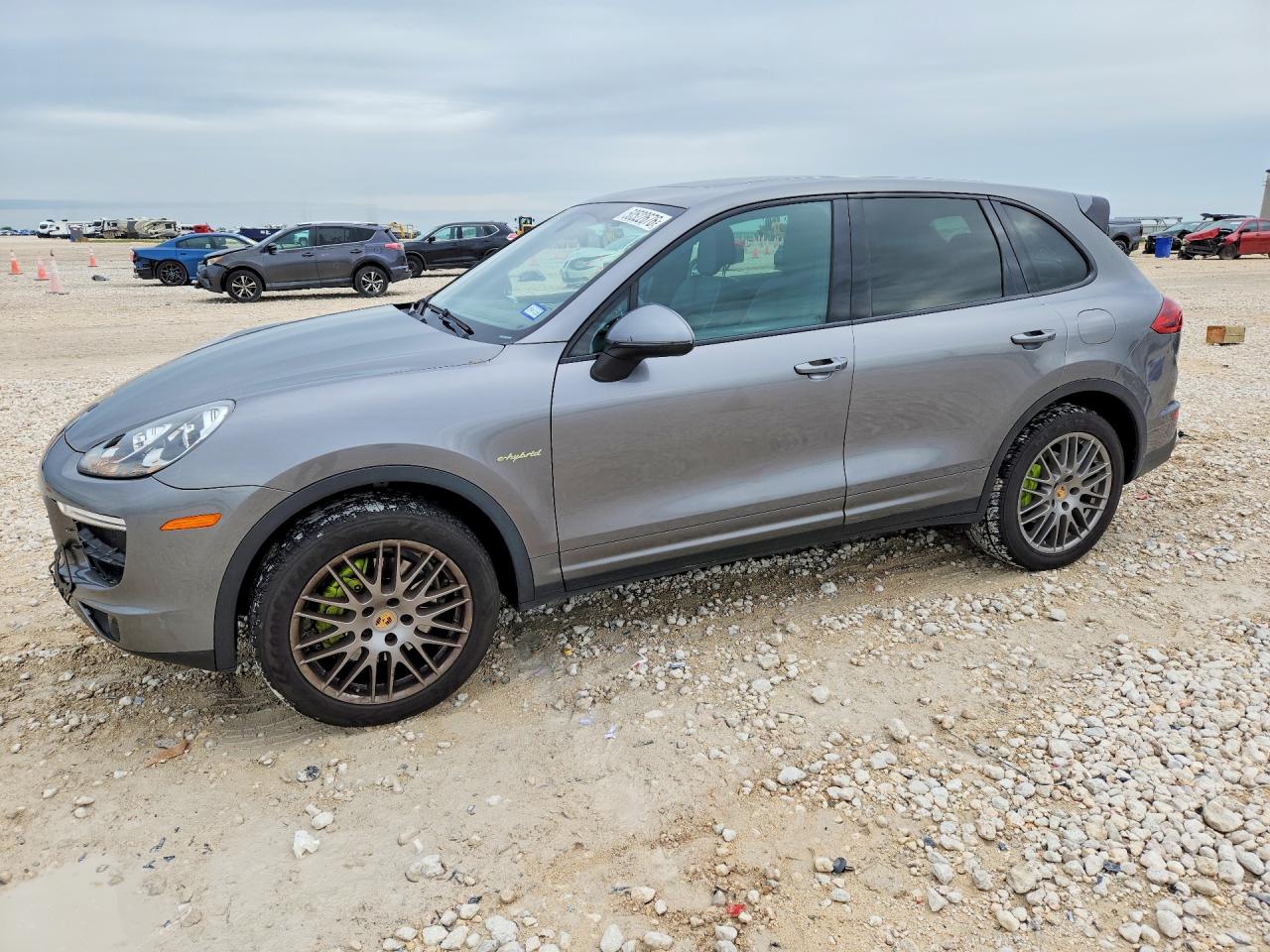 2016 PORSCHE CAYENNE