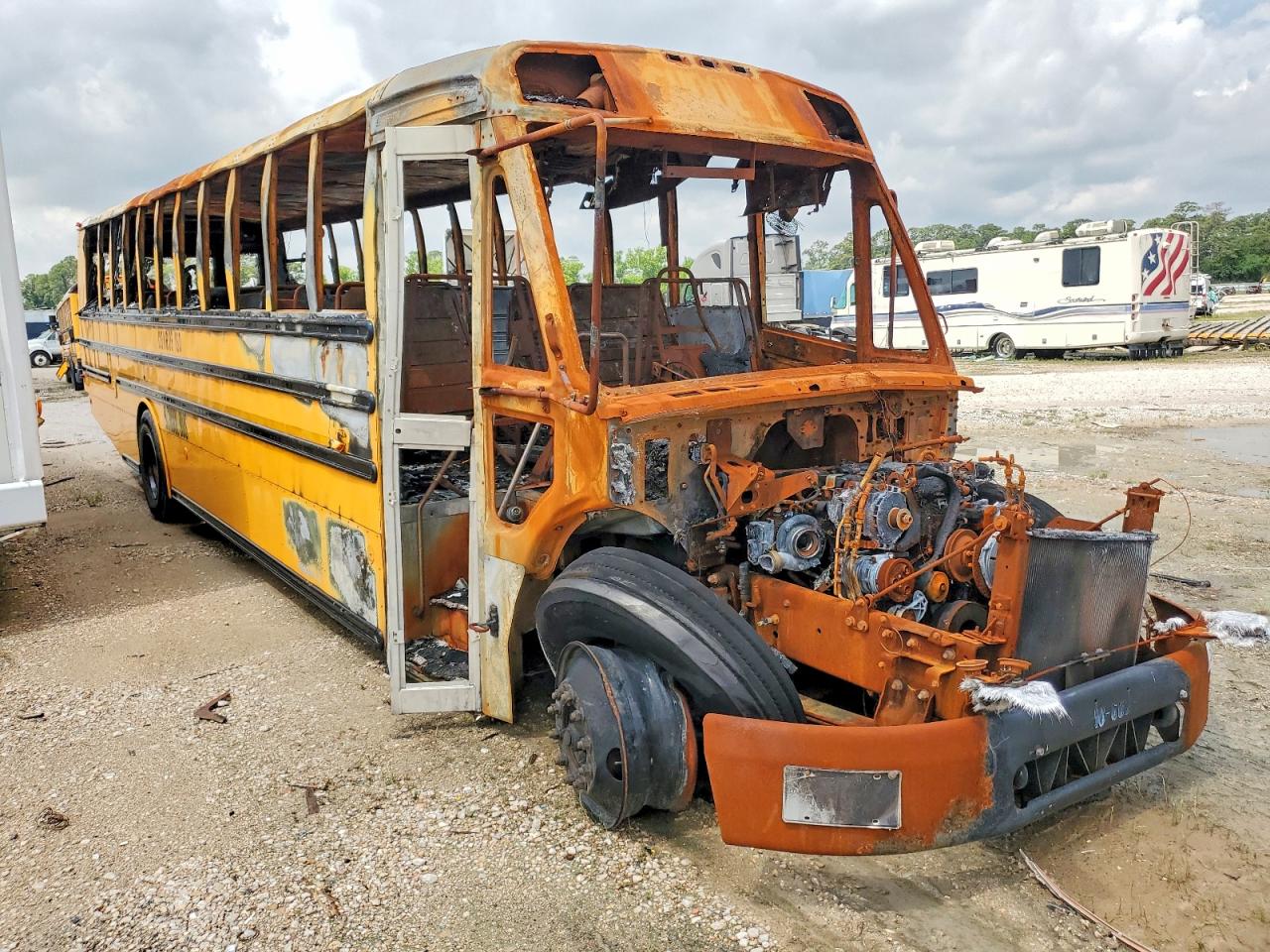 4UZABRDT6BCAT6234 · 2011 FREIGLINER CHASSIS