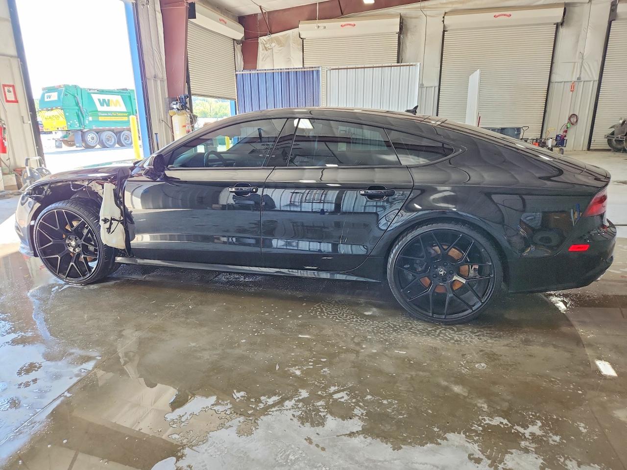 WAU22BFC0HN084090 · 2017 AUDI A7 · 2/13