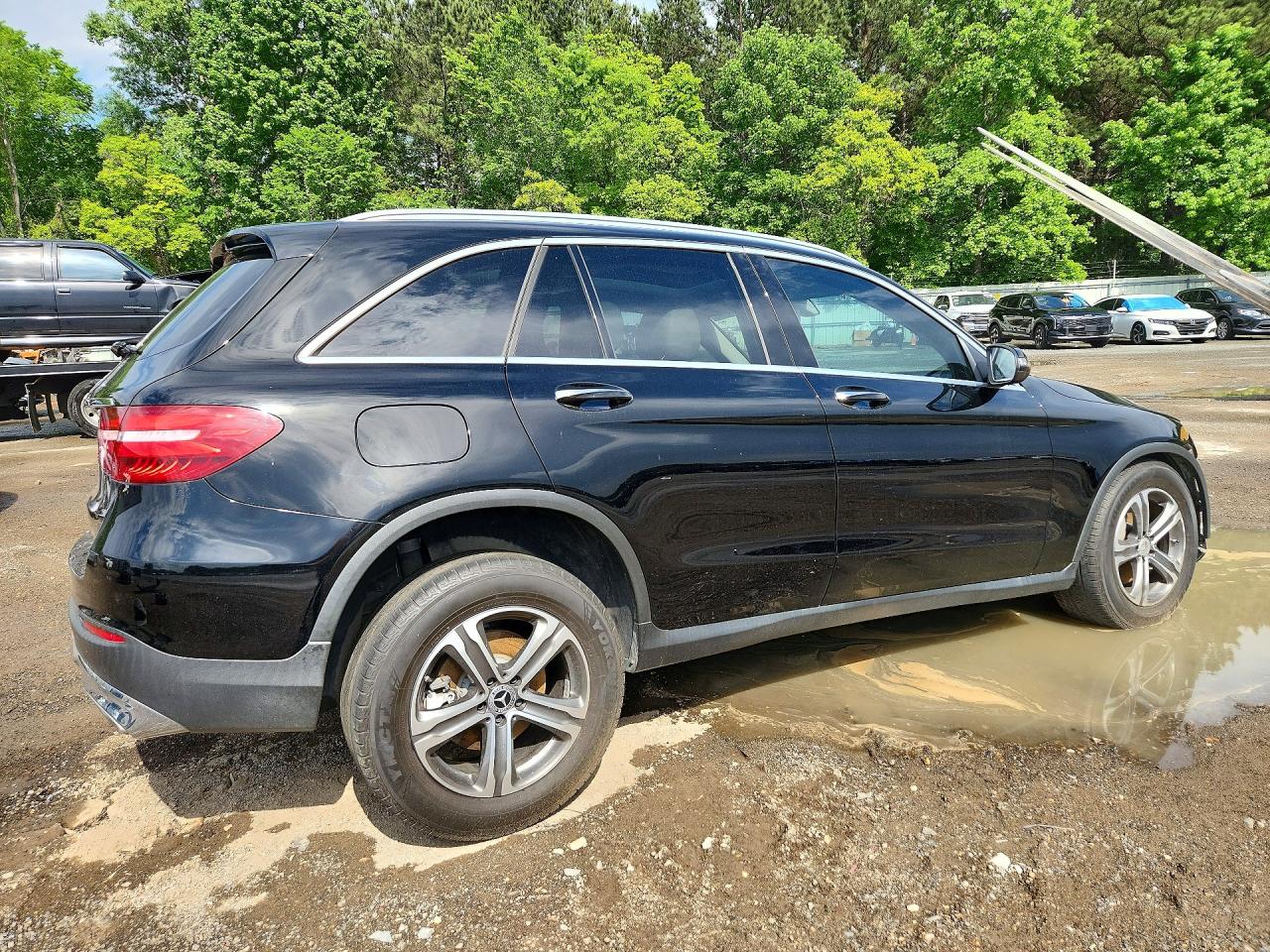 WDC0G4JB8KV139876 · 2019 MERCEDES-BENZ GLC · 3/14