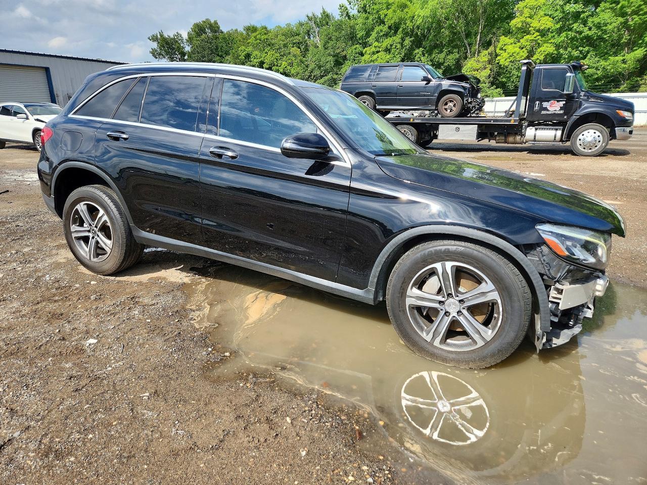 WDC0G4JB8KV139876 · 2019 MERCEDES-BENZ GLC · 4/14