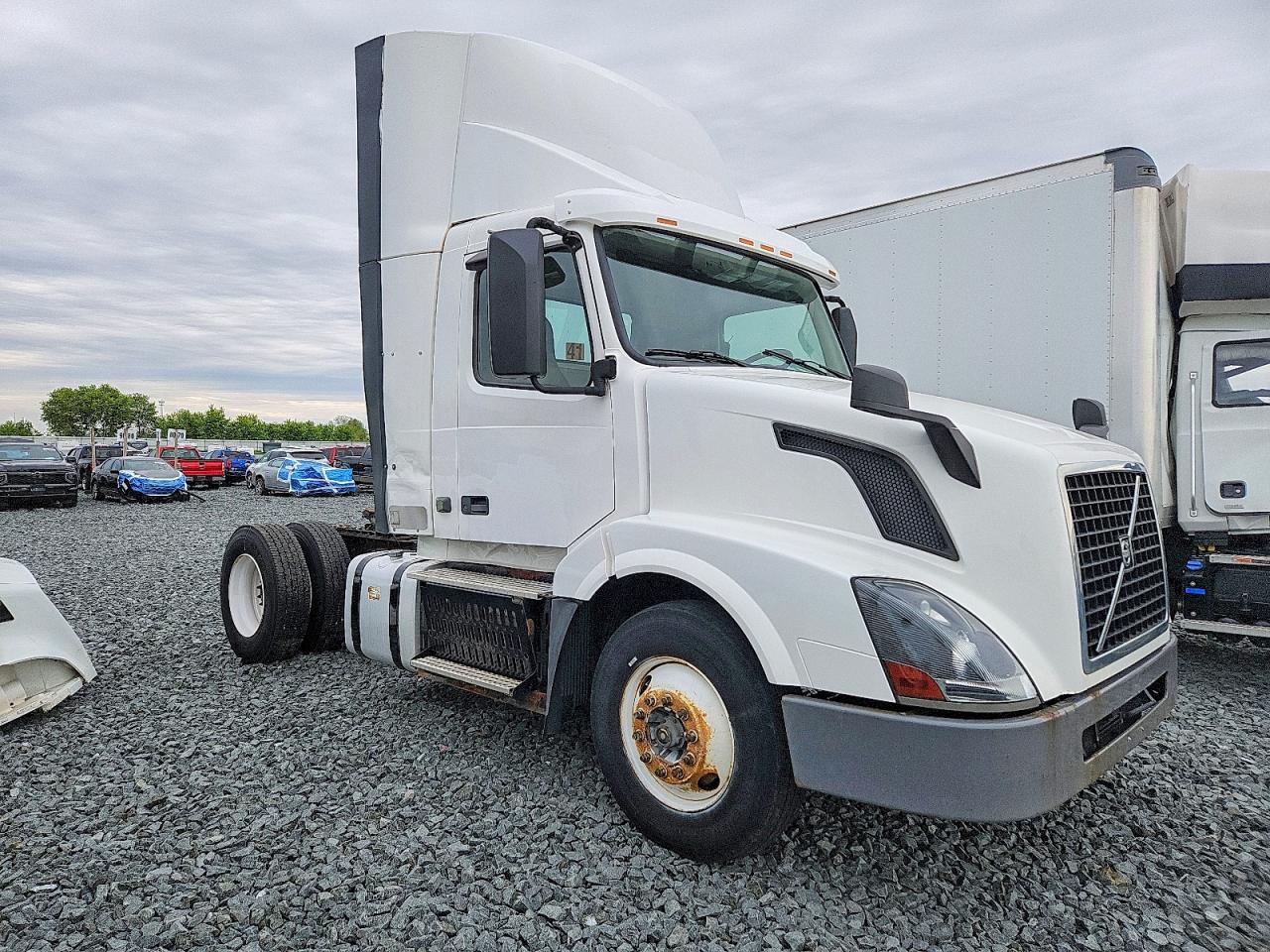 4V4N39TG9GN965578 · 2016 VOLVO VNL