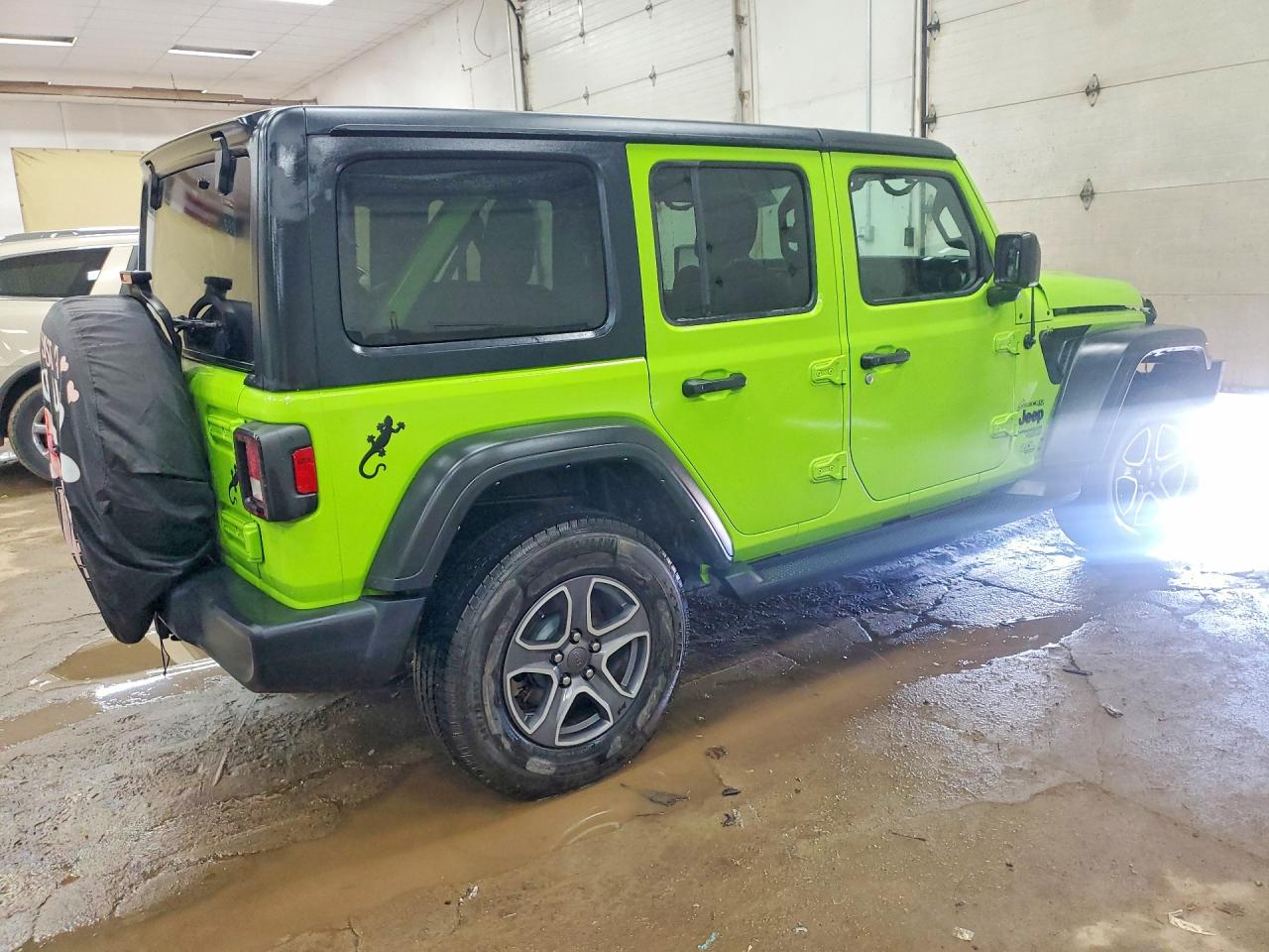 1C4HJXDN3MW817688 · 2021 JEEP WRANGLER UNLIMITED · 3/14