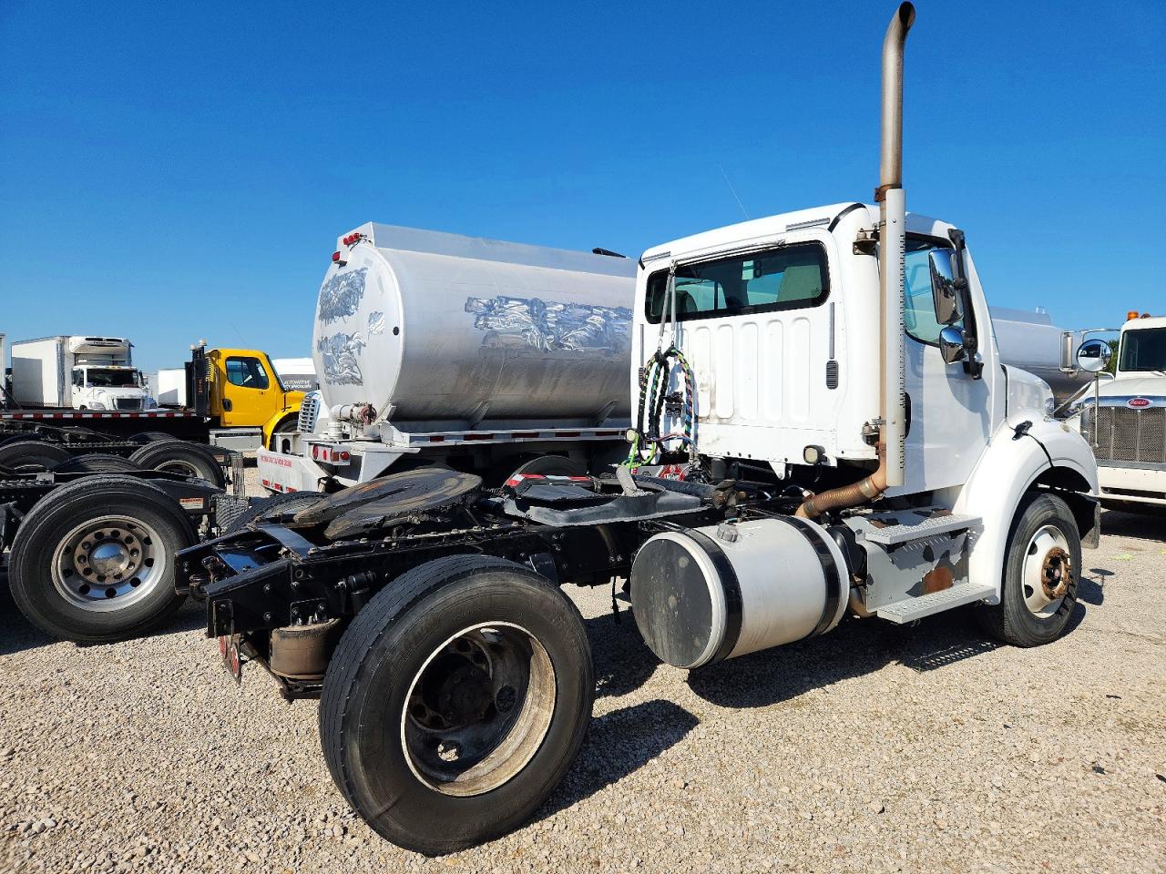 1FUBC5CY2FHGK0773 · 2015 FREIGHTLINER M2 · 4/10