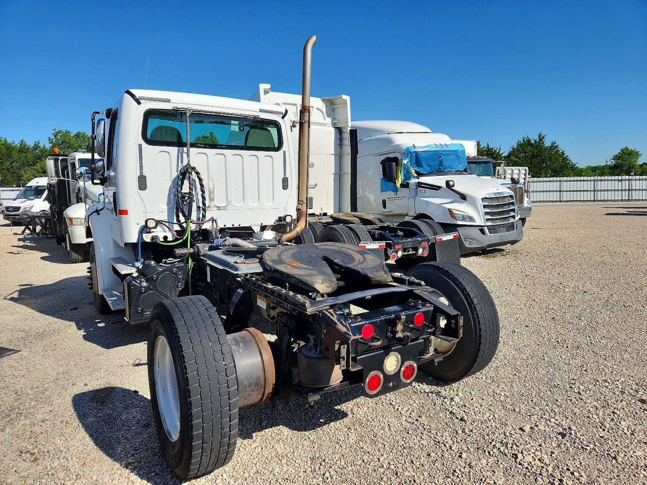 1FUBC5CY2FHGK0773 · 2015 FREIGHTLINER M2 · 3/10
