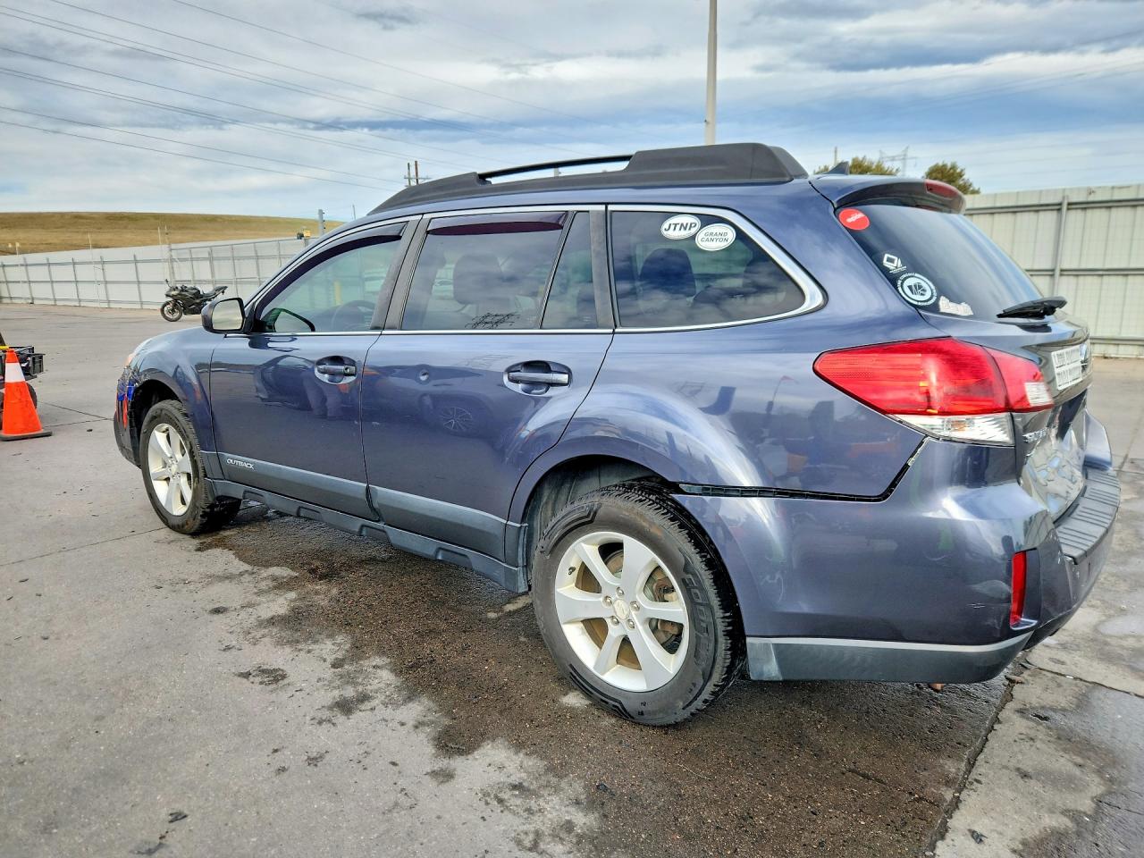 4S4BRBDC0E3274718 · 2014 SUBARU OUTBACK · 2/13