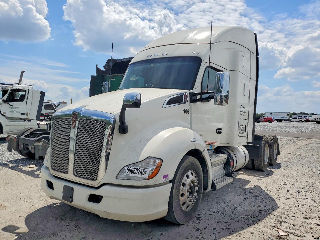 1XKYDP9X7MJ442732 · 2021 KENWORTH CONSTRUCTION · 2/10
