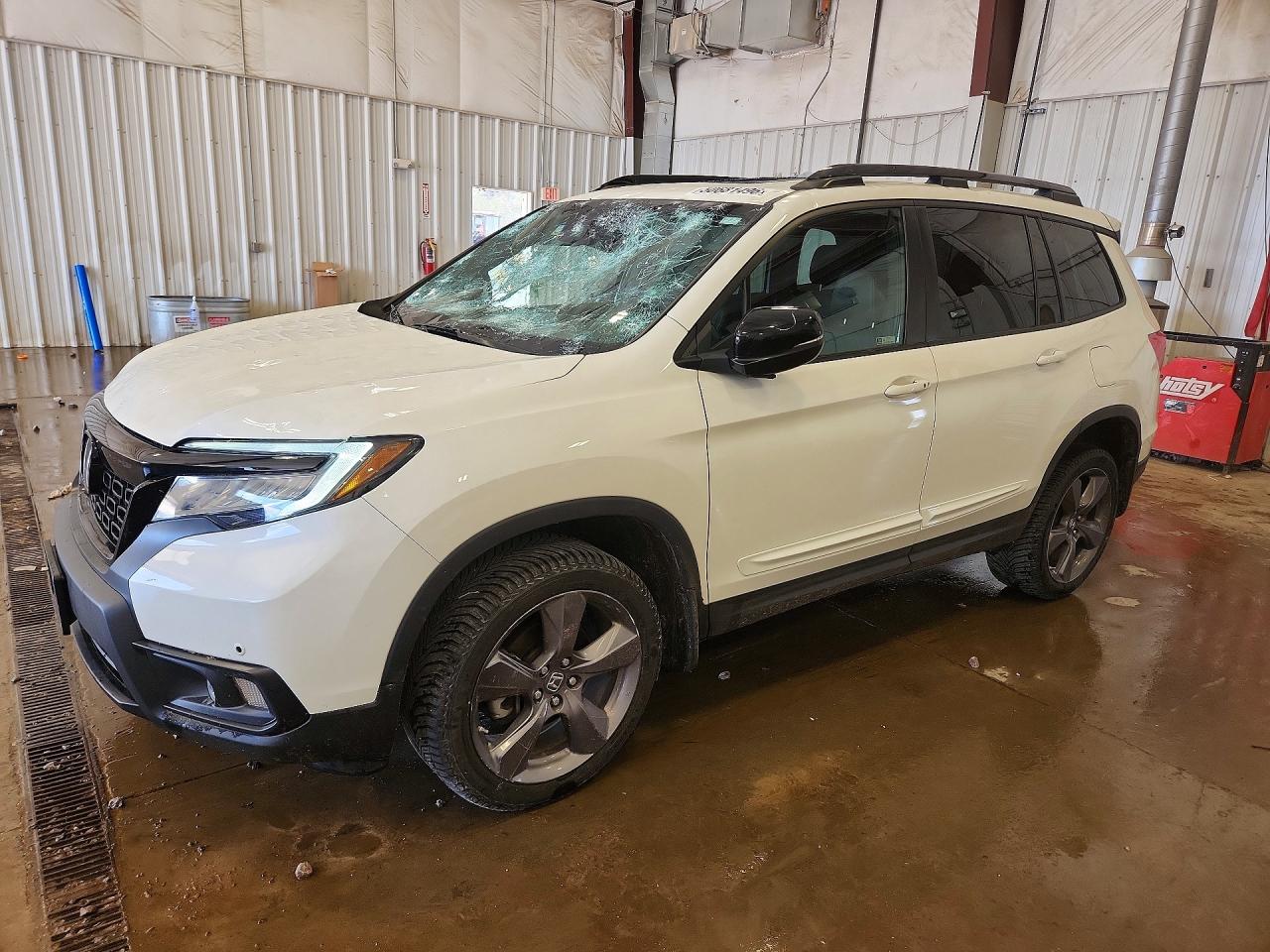 5FNYF8H99KB010646 · 2019 HONDA PASSPORT