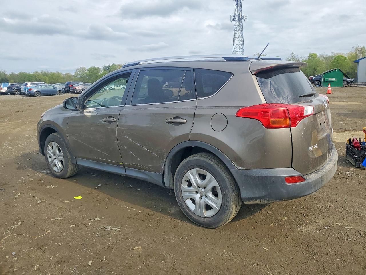 JTMBFREV8FD116323 · 2015 TOYOTA RAV4 · 2/13