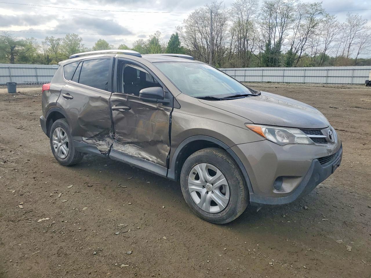 JTMBFREV8FD116323 · 2015 TOYOTA RAV4 · 4/13