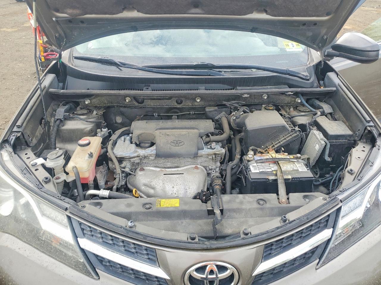 JTMBFREV8FD116323 · 2015 TOYOTA RAV4 · 12/13