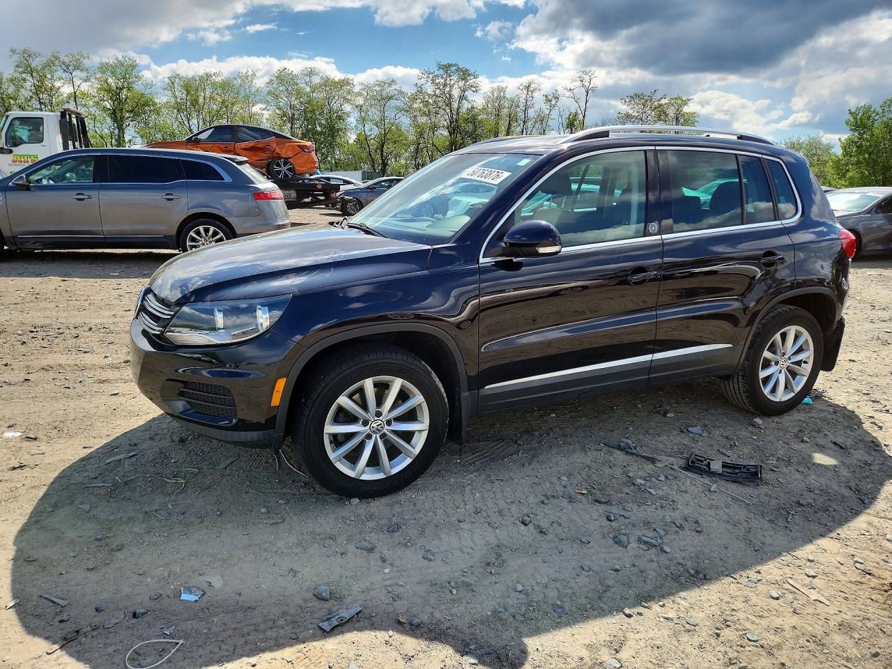WVGSV7AX5HW500478 · 2017 VOLKSWAGEN TIGUAN