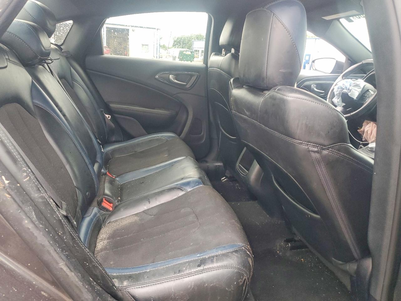 1C3CCCBG4GN157449 · 2016 CHRYSLER 200 · 10/13