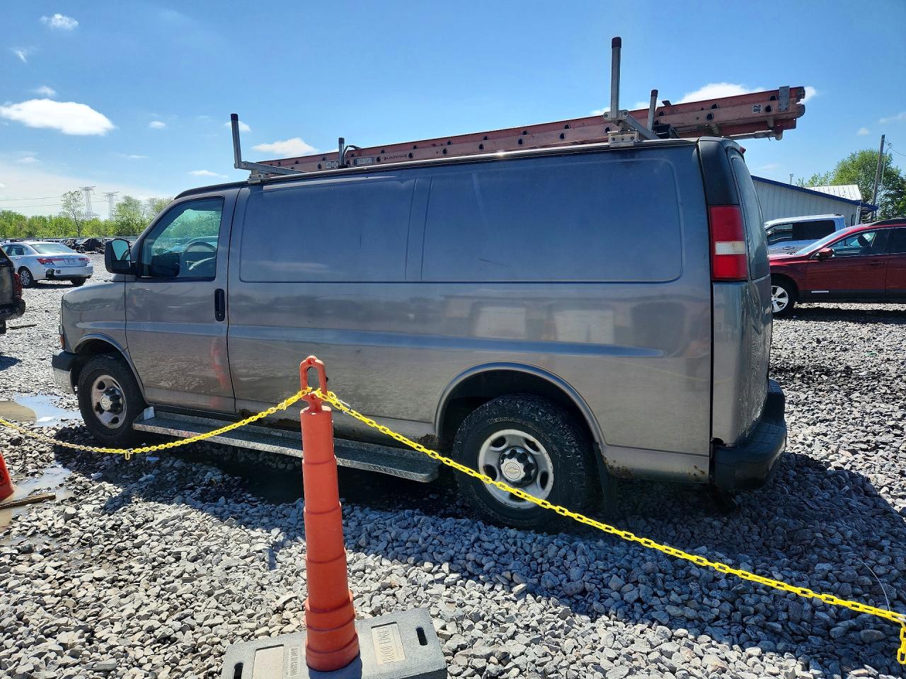 1GCZGFBAXA1178554 · 2010 CHEVROLET EXPRESS G2500 · 2/12