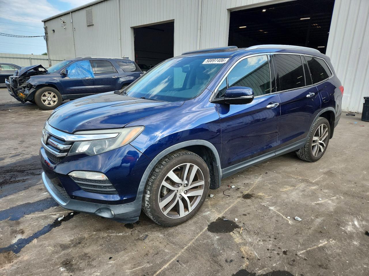 5FNYF5H96HB039500 · 2017 HONDA PILOT