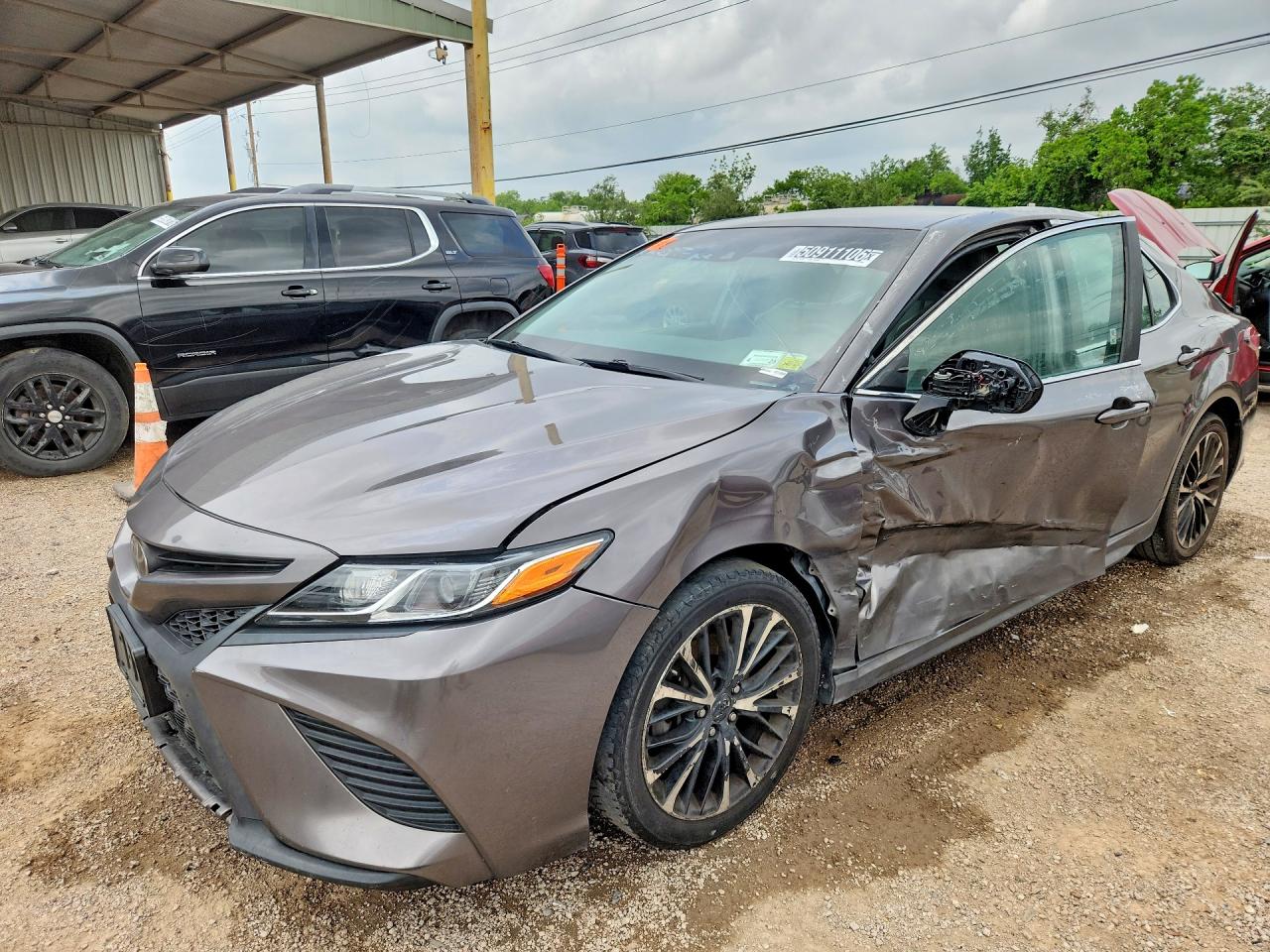2018 TOYOTA CAMRY