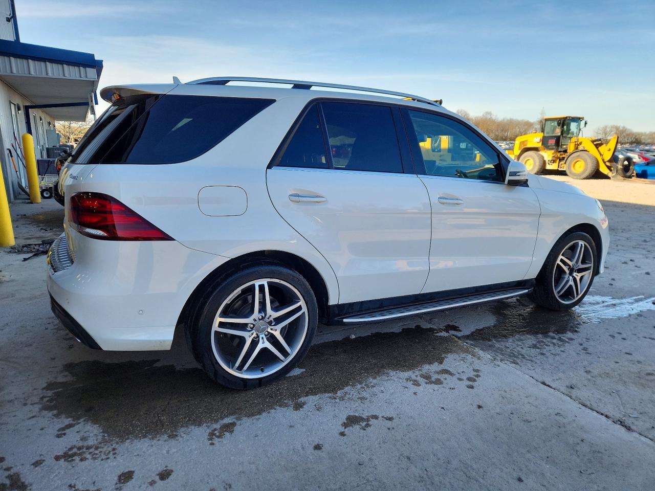 4JGDA7DB7HA841852 · 2017 MERCEDES-BENZ GLE · 3/12