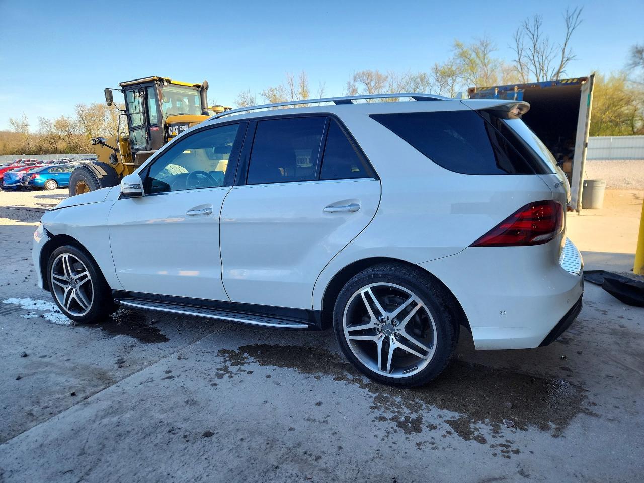 4JGDA7DB7HA841852 · 2017 MERCEDES-BENZ GLE · 2/12