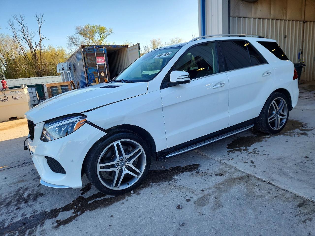 4JGDA7DB7HA841852 · 2017 MERCEDES-BENZ GLE