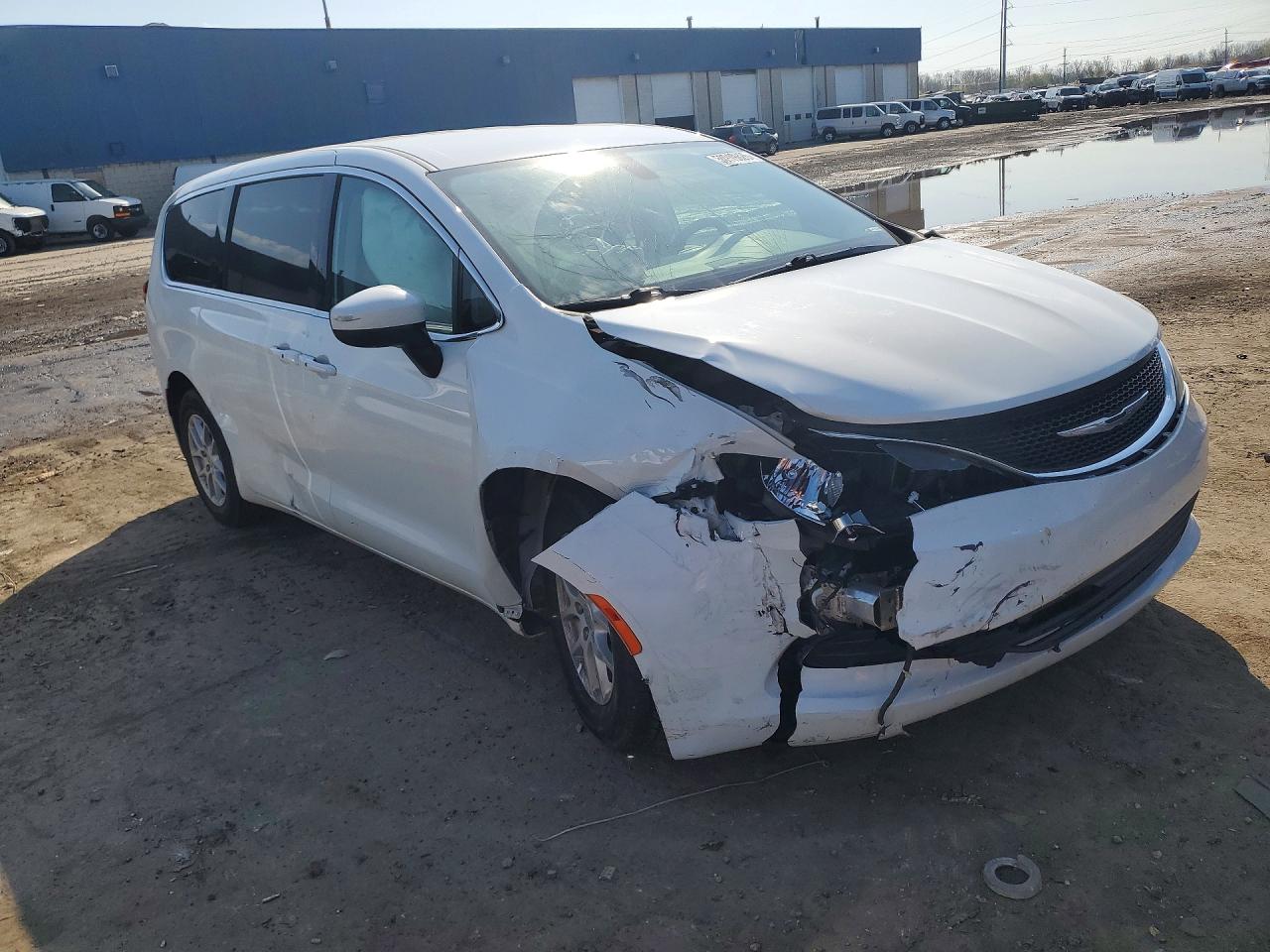 2C4RC1DG9HR610377 · 2017 CHRYSLER PACIFICA · 4/13