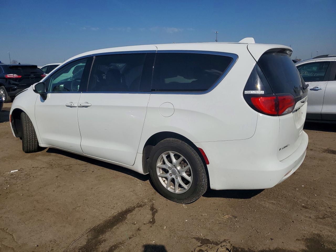 2C4RC1DG9HR610377 · 2017 CHRYSLER PACIFICA · 2/13