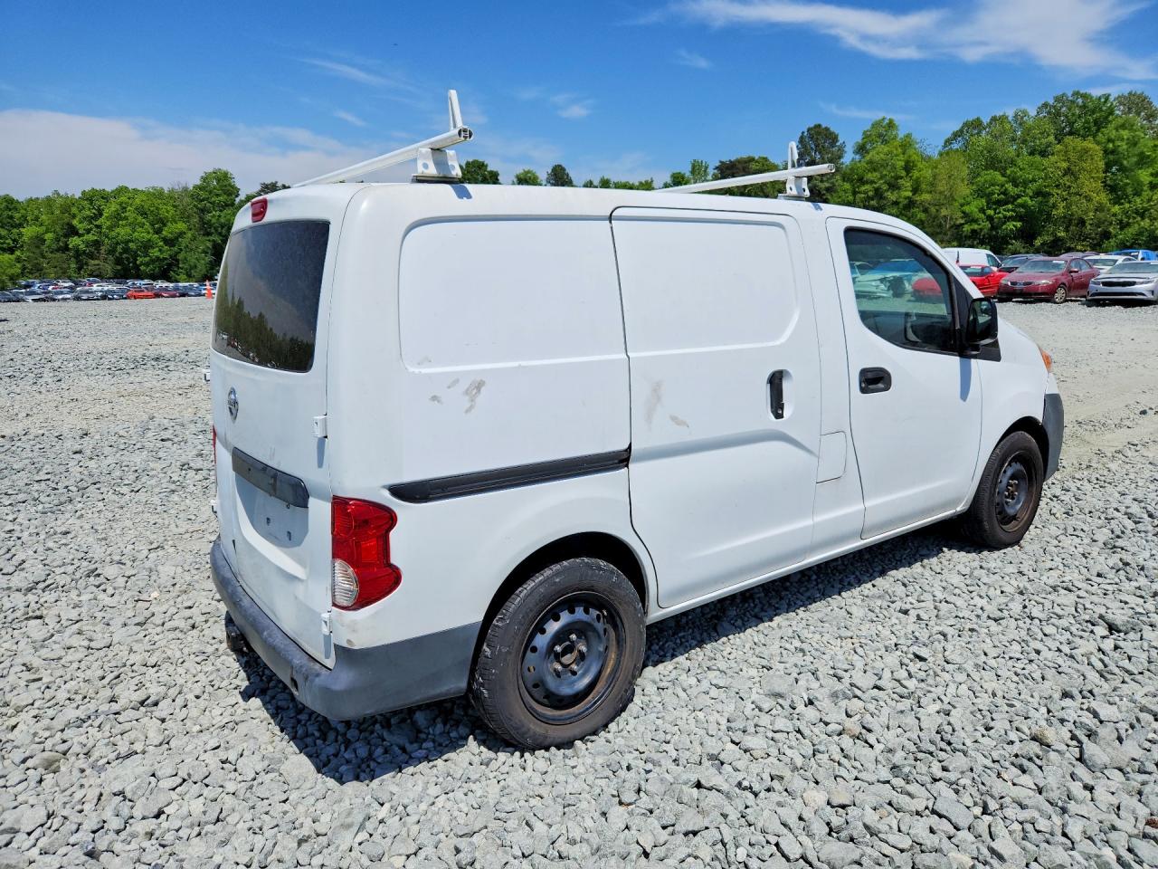 3N6CM0KN2FK728864 · 2015 NISSAN NV200 · 3/13