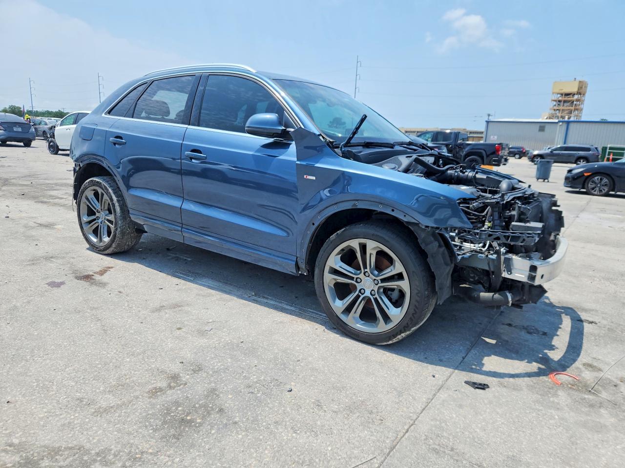 WA1JCCFS0JR007124 · 2018 AUDI Q3 · 4/13