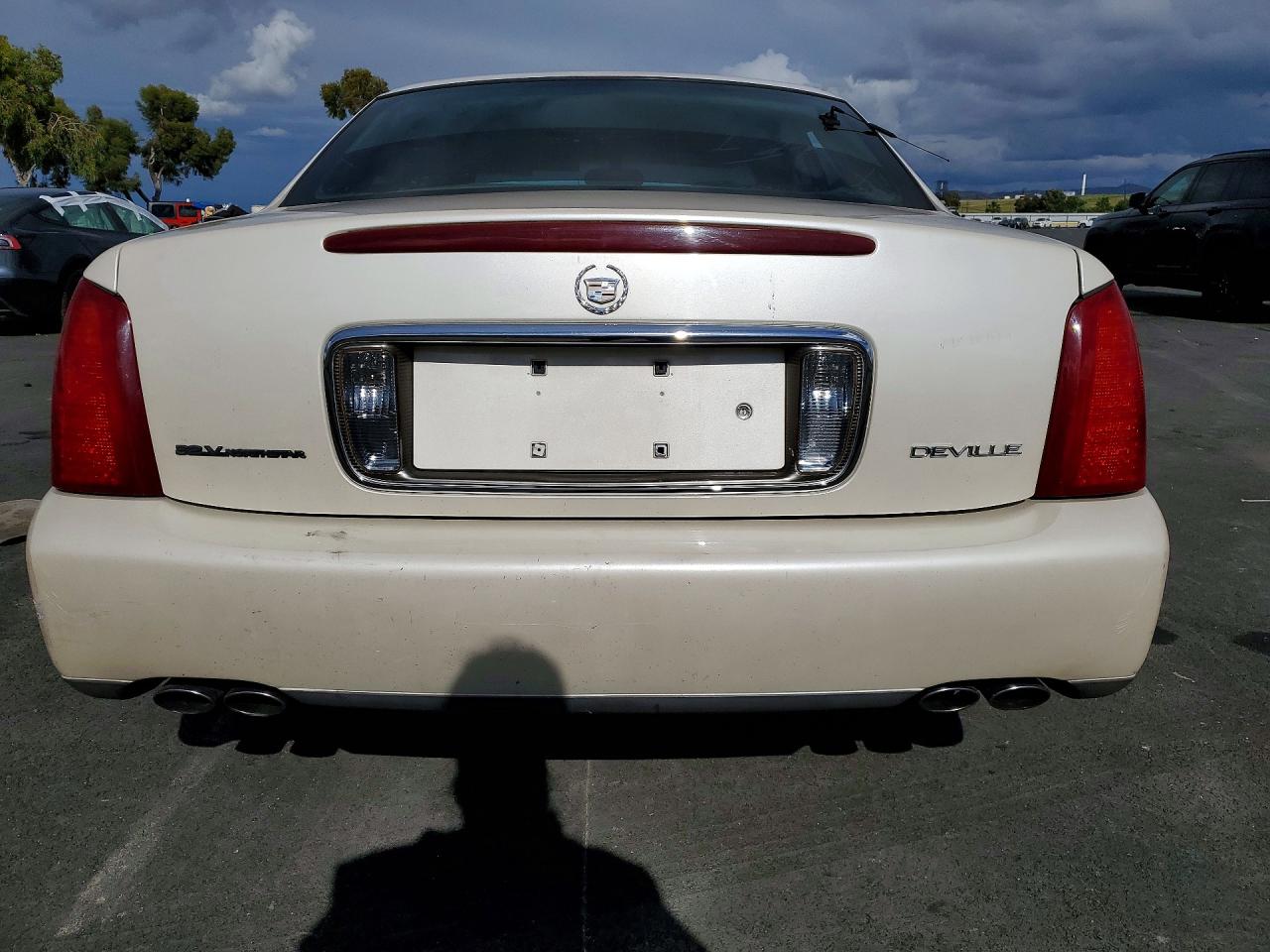 1G6KD57Y02U260838 · 2002 CADILLAC DEVILLE · 6/12