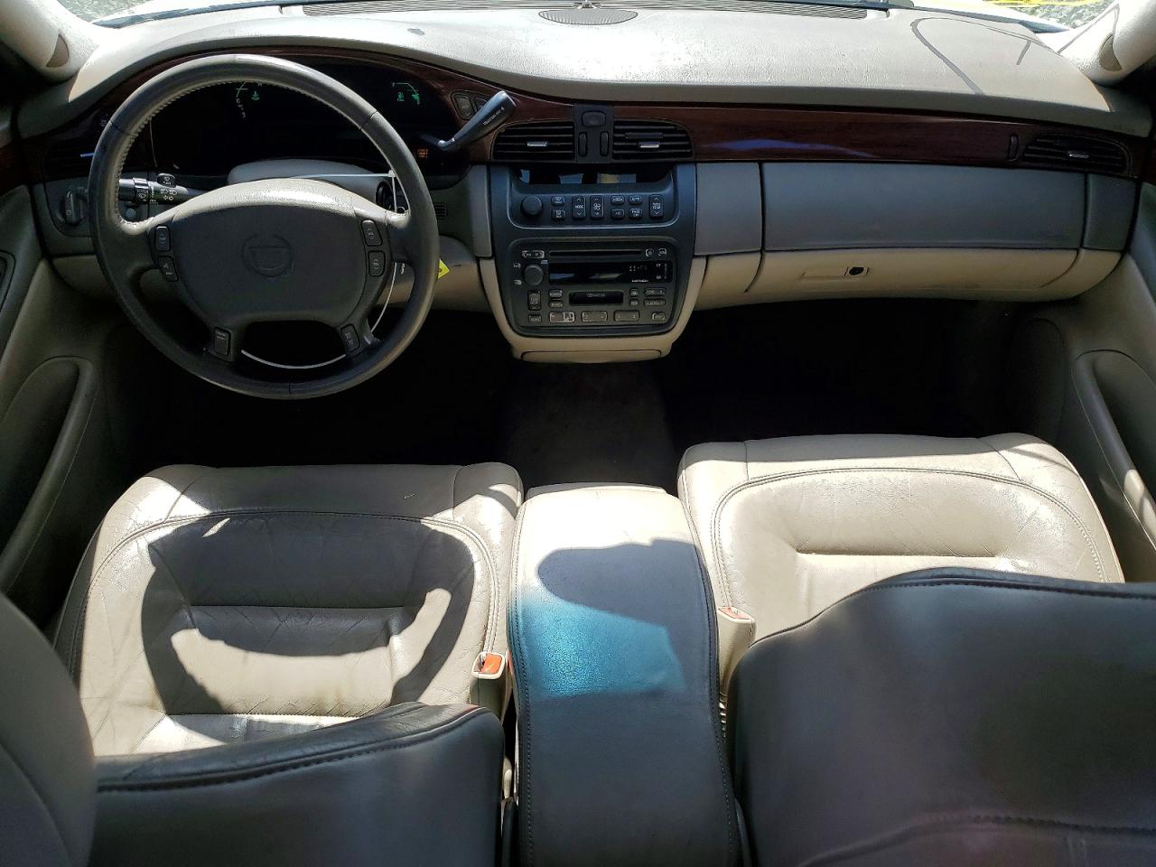 1G6KD57Y02U260838 · 2002 CADILLAC DEVILLE · 8/12