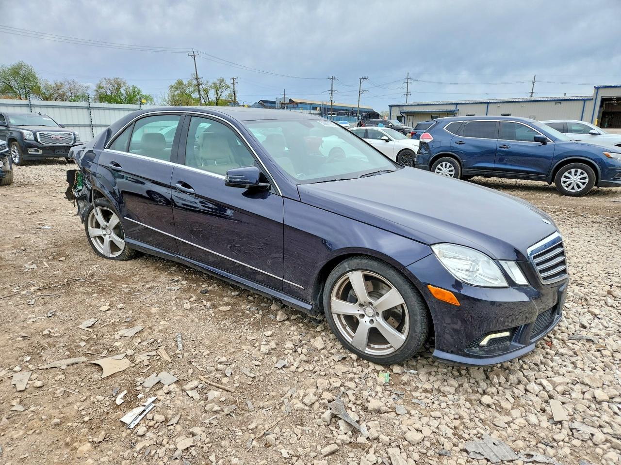 WDDHF8HB5BA486569 · 2011 MERCEDES-BENZ E · 4/12