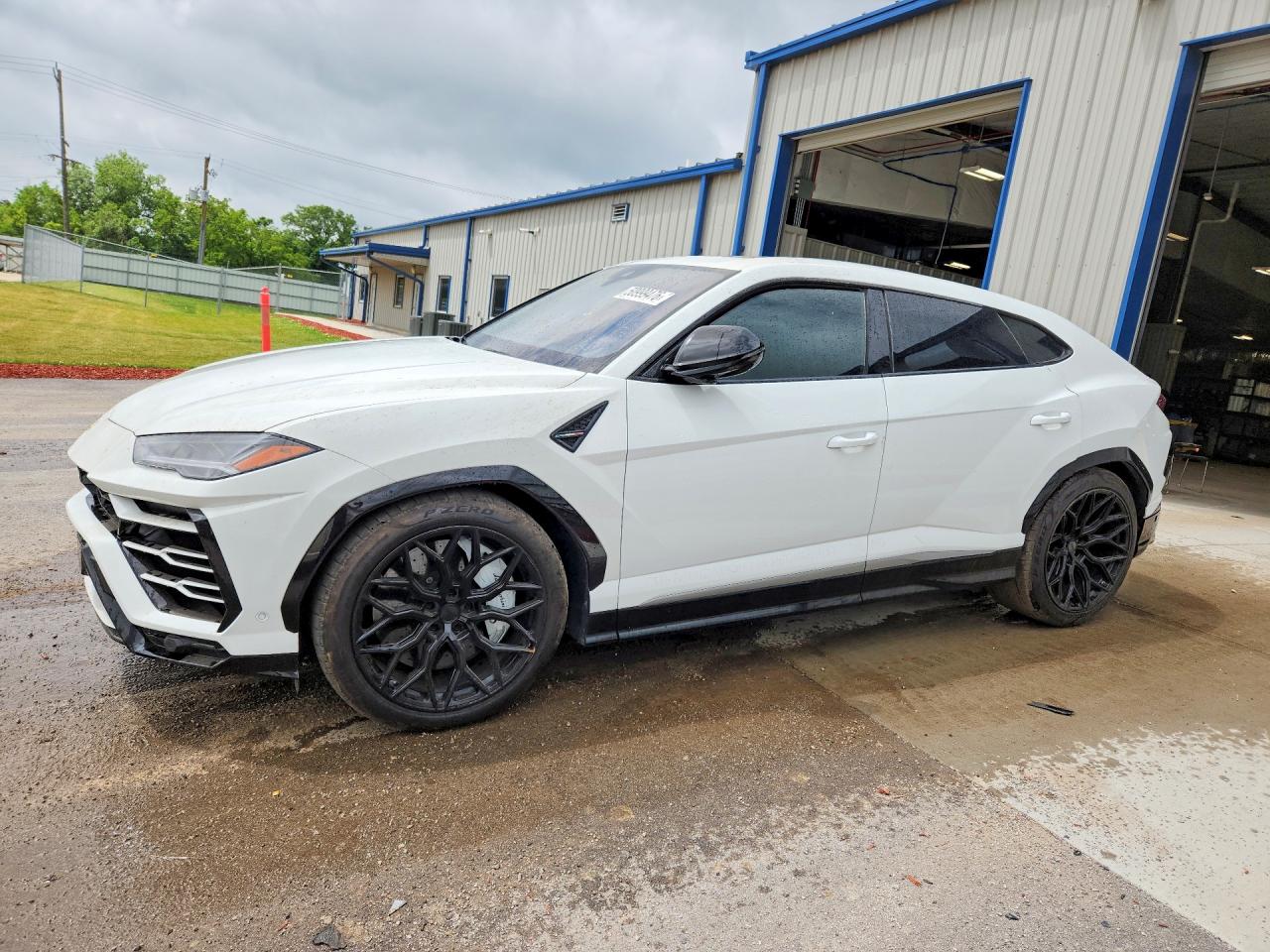 ZPBUA1ZL6KLA01858 · 2019 LAMBORGHINI URUS