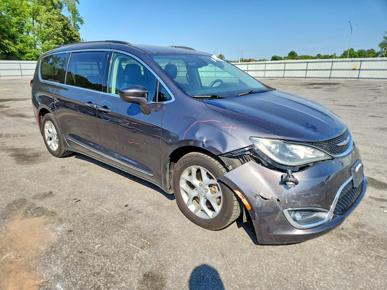 2C4RC1BG5HR725707 · 2017 CHRYSLER PACIFICA · 4/13