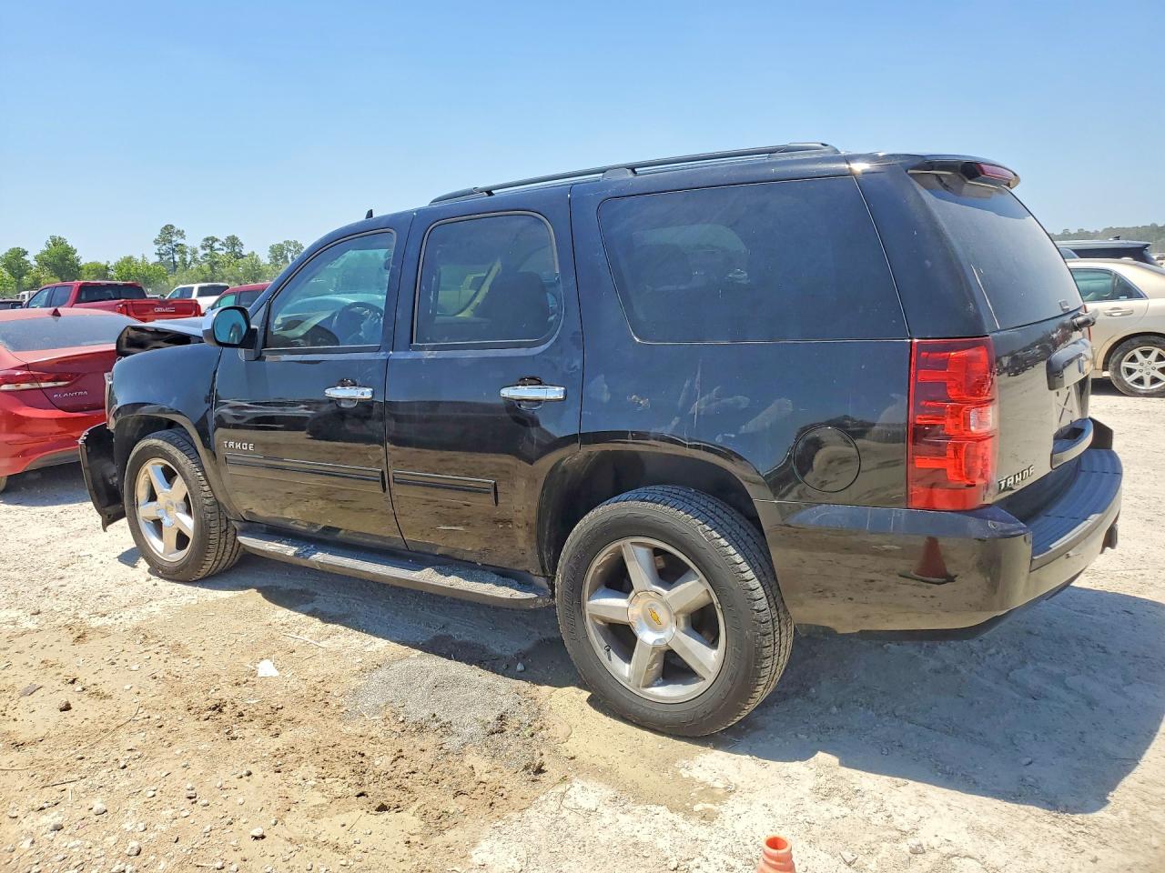 1GNUCAE01AR246650 · 2010 CHEVROLET TAHOE · 2/13