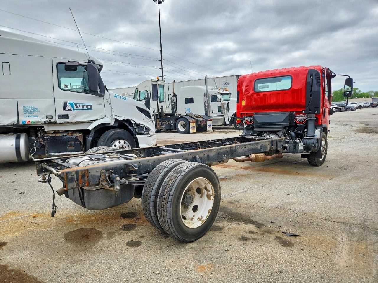 54DE5W1D9SSR05920 · 2025 ISUZU NRR · 3/13