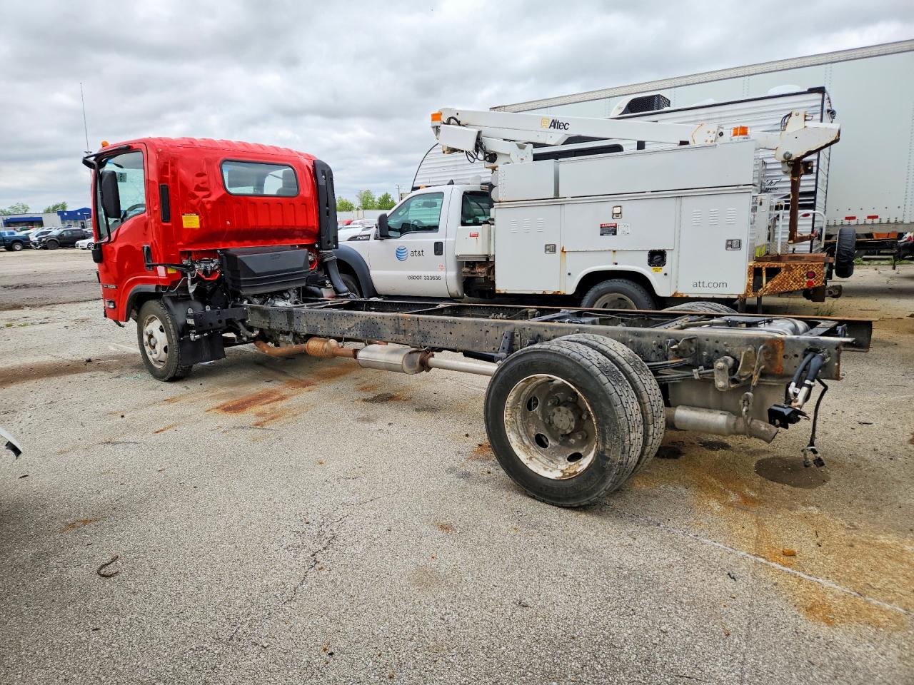 54DE5W1D9SSR05920 · 2025 ISUZU NRR · 2/13