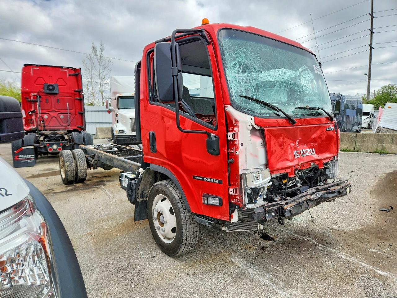 54DE5W1D9SSR05920 · 2025 ISUZU NRR · 4/13
